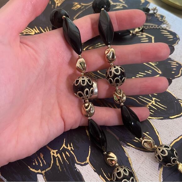 Vintage NWT Long Chunky Black and Gold Acrylic Beaded Necklace C1 - Picture 8 of 11